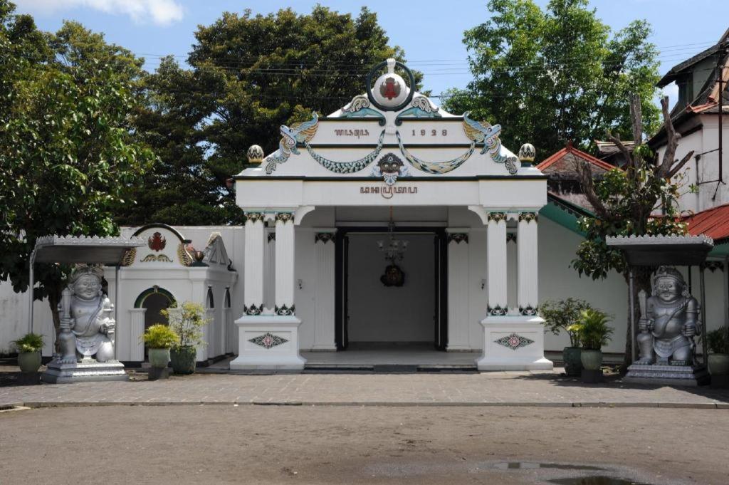 Oyo 3267 Omah Suryo Hotel Yogyakarta Ngoại thất bức ảnh